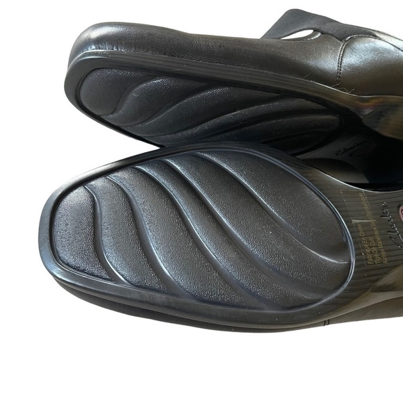 Clark’s everyday black stretch across strap black size 9 Wide GUC - Picture 9 of 12
